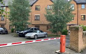 Oxford City Centre Apartment With Parking